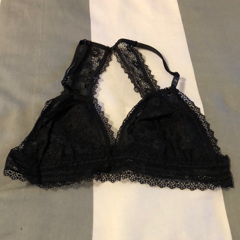 Victoria’s Secret black lace bralette. Medium NWT